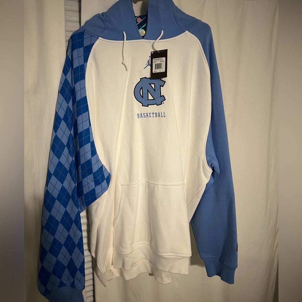 Men’s Jordan 2XL UNC hoodie NWT